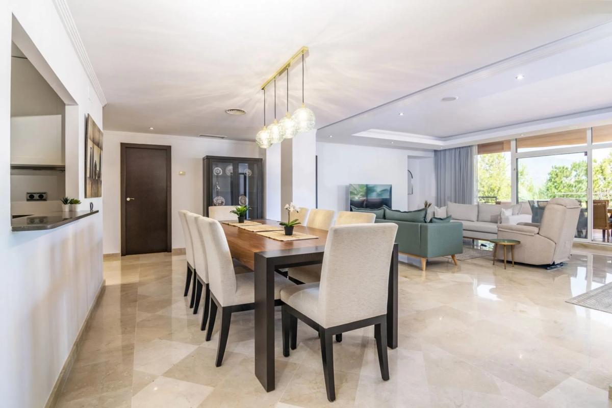 Venta de piso en Barrio Los Naranjos, Marbella
photo 2