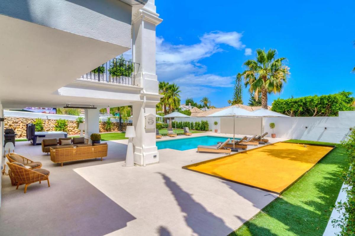Sprzedaż niezależnego domku jednorodzinnego w  Calle Artemisa, Marbella photo 5
