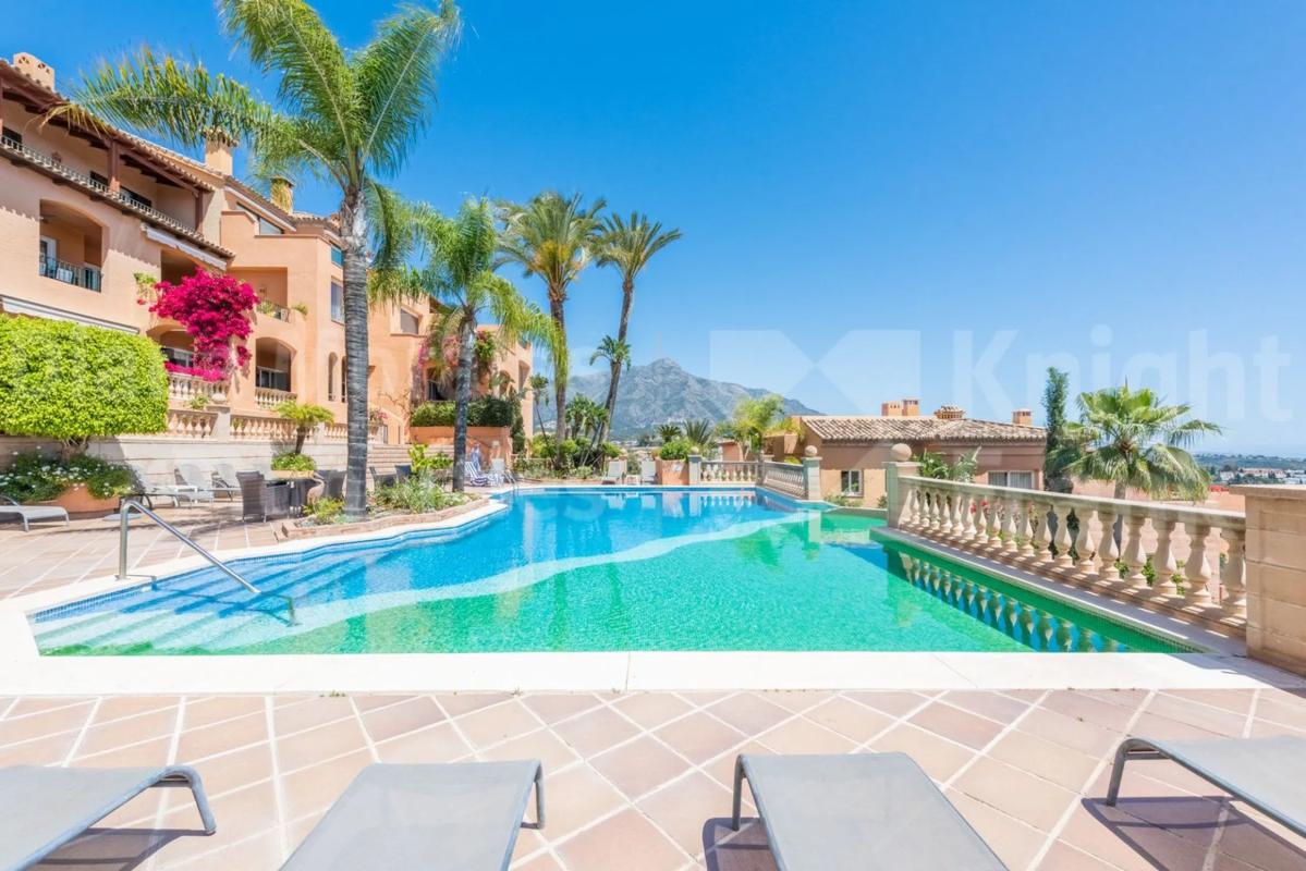 Venta de piso en Barrio Los Naranjos, Marbella
photo 1