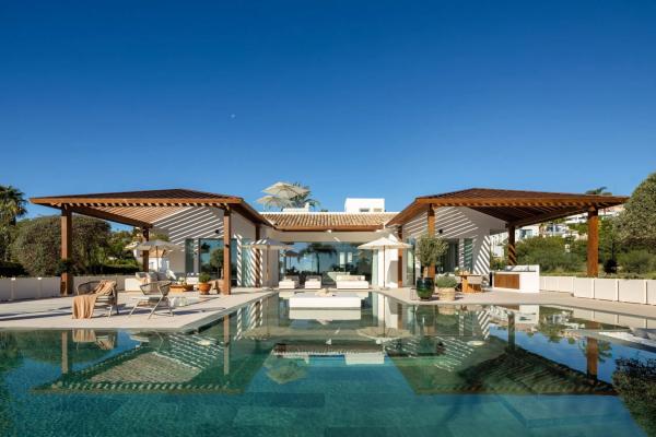 Chalet wolnostojący na sprzedaż w Calle Pléyades, 9 -8, Marbella photo 1