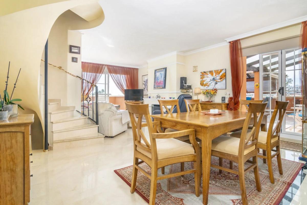 Sprzedaż duplexu w Barrio Los Naranjos, Marbella photo 4