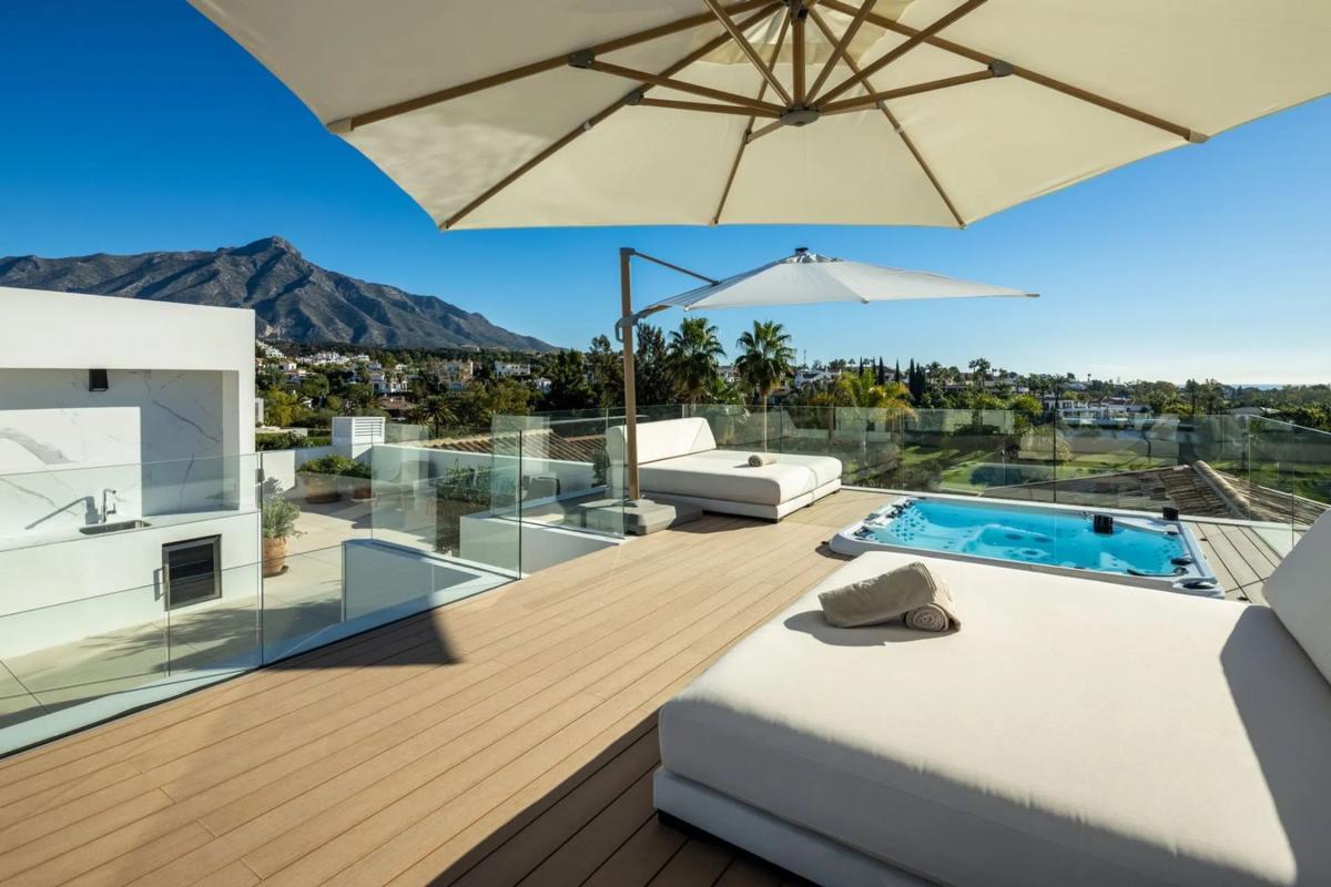 Venta de chalet independiente en Urbanizacion N Andalucia 5H, Marbella
photo 1