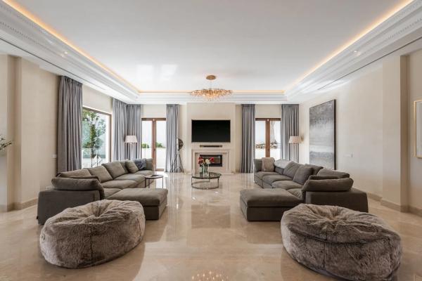 Independent chalet for sale in Calle Wagner, Marbella
 photo 1