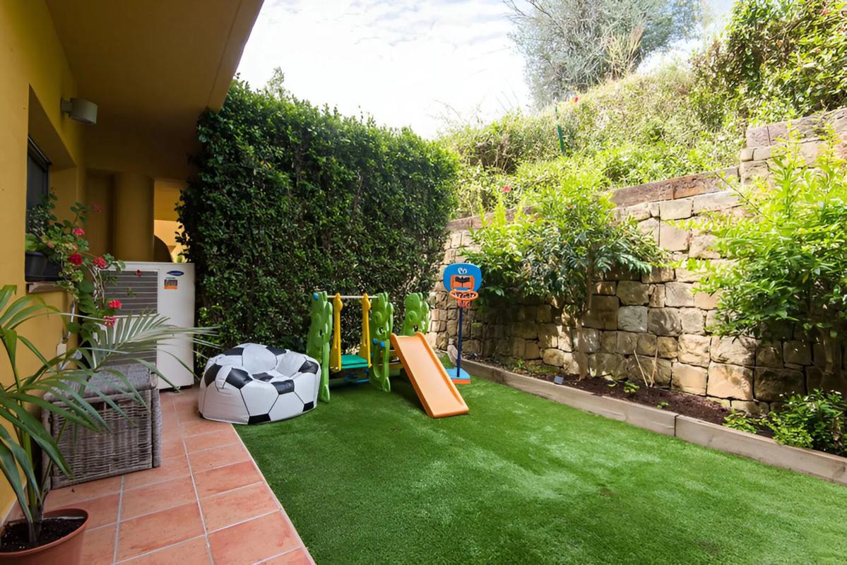 Venta de chalet adosado en Avenida Piedramar , Marbella photo 3