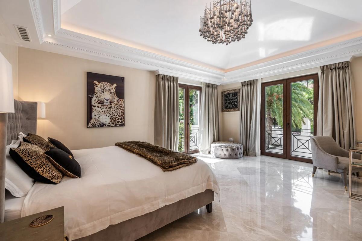 Sprzedaż niezależnego domku jednorodzinnego w  Calle Wagner, Marbella photo 5