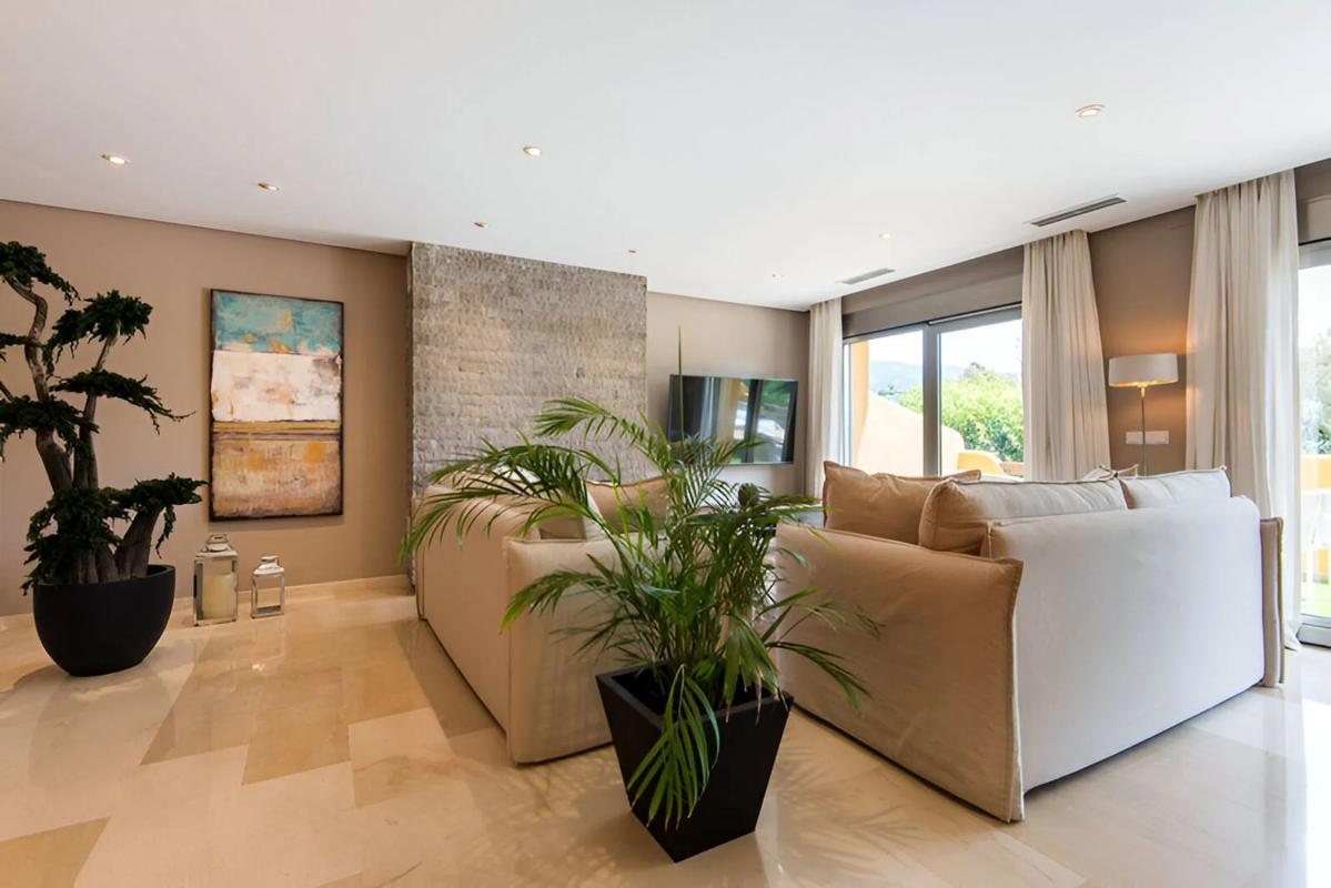 Venta de chalet adosado en Avenida Piedramar , Marbella photo 5