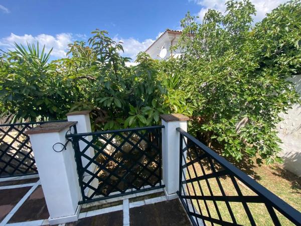 Independent chalet for sale in CASARES-UR ROCIO NAGUELES, Marbella
 photo 1