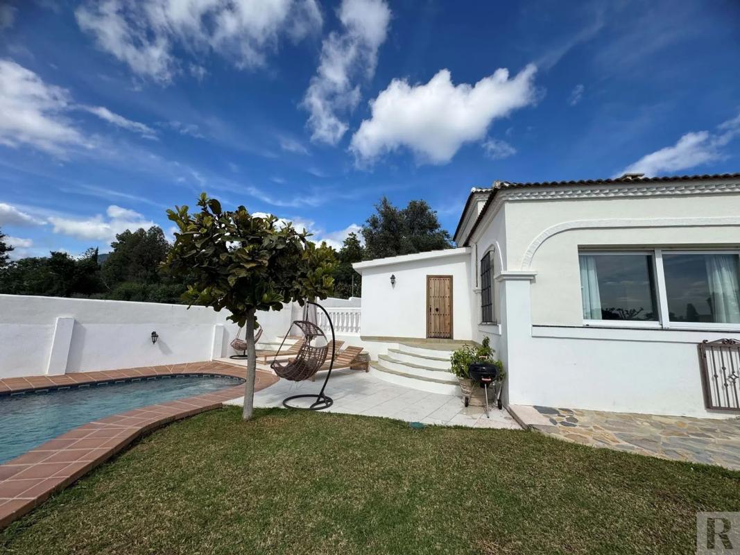 Sprzedaż niezależnego domku jednorodzinnego w  Barrio Las Lomas de Río Verde, Marbella photo 3