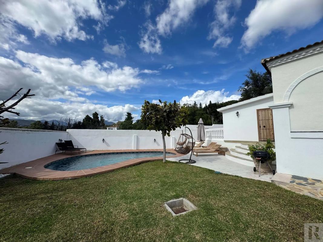 Sprzedaż niezależnego domku jednorodzinnego w  Barrio Las Lomas de Río Verde, Marbella photo 4