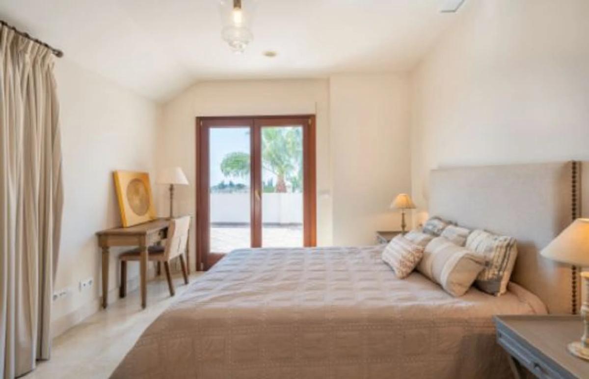 Duplex sale in Urbanización Lomas de Marbella Club, 43, Marbella photo 3