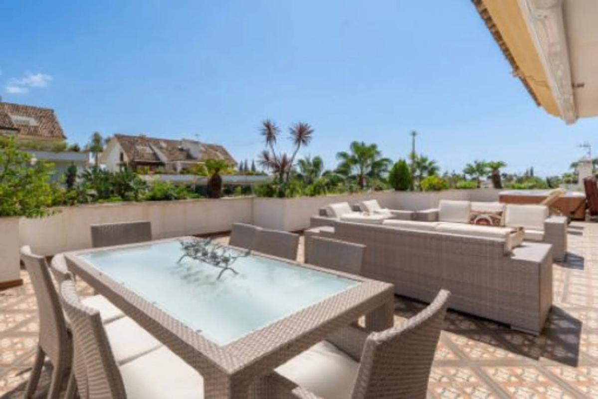 Duplex sale in Urbanización Lomas de Marbella Club, 43, Marbella photo 5