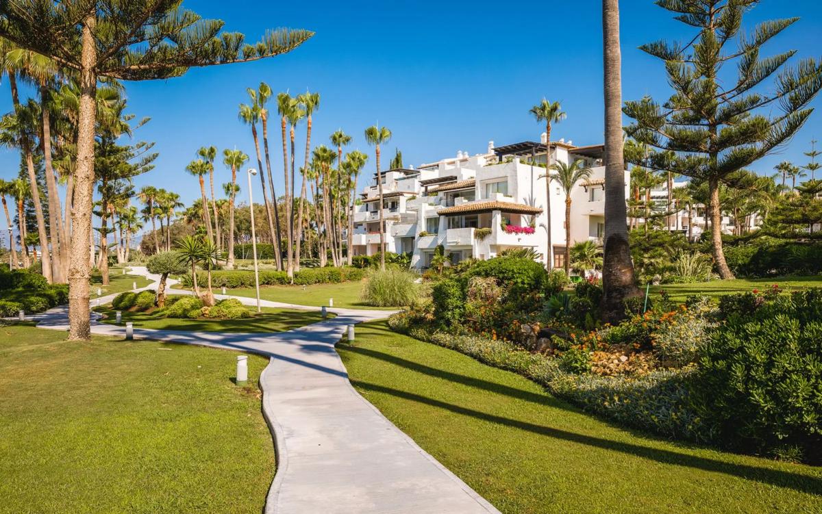 Sale of apartment in Barrio Puente Romano, Marbella
photo 5
