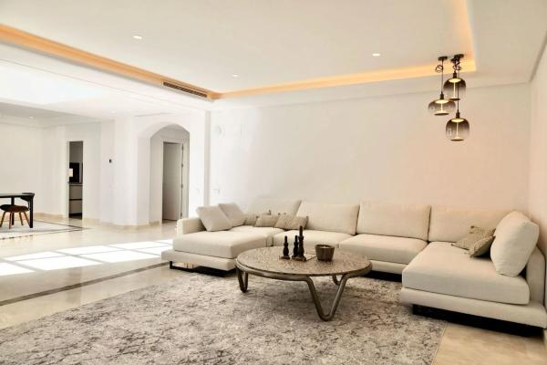 Chalet independiente en venta en Barrio Nagüeles, Marbella
photo 1