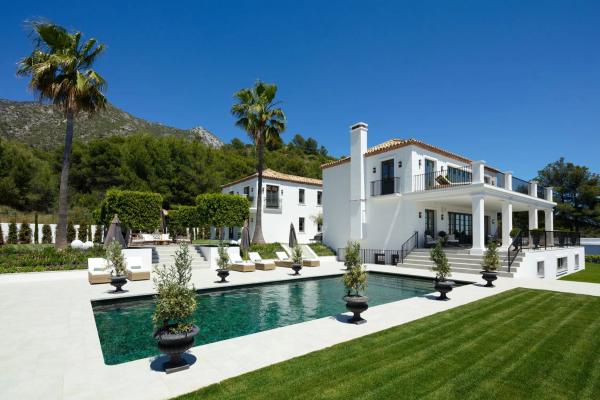 Chalet independiente en venta en Barrio Sierra Blanca, Marbella
photo 1