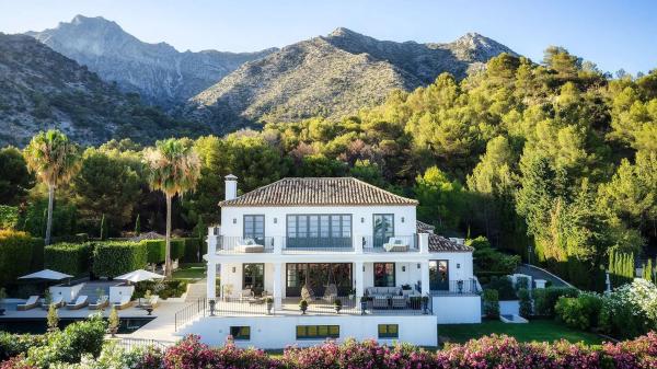 Chalet independiente en venta en Barrio Sierra Blanca, Marbella
thumbnail 2