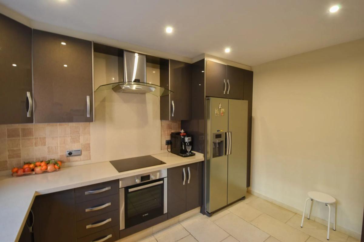 Venta de chalet adosado en Calle Pléyades, 28 , Marbella photo 1