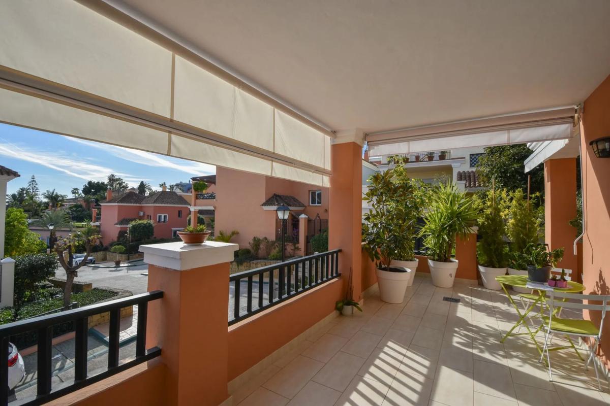 Venta de chalet adosado en Calle Pléyades, 28 , Marbella photo 3