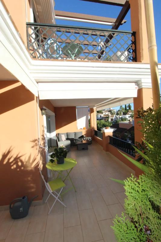 Venta de chalet adosado en Calle Pléyades , Marbella photo 1
