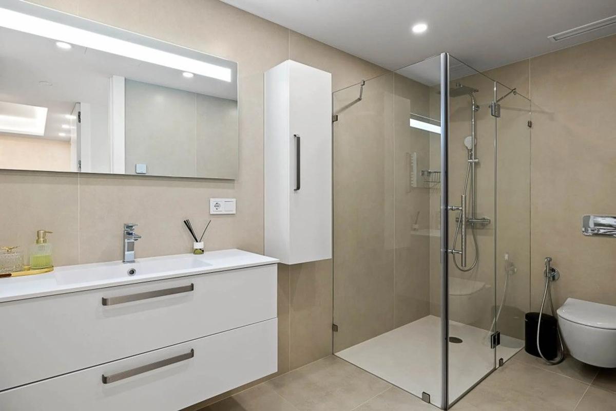 Sale of apartment in Barrio Los Naranjos, Marbella
 photo 2
