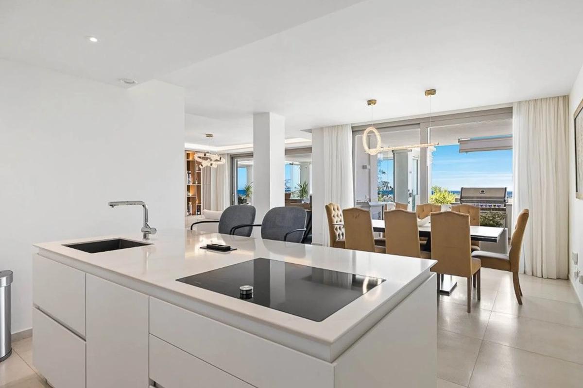 Sale of apartment in Barrio Los Naranjos, Marbella
 photo 5