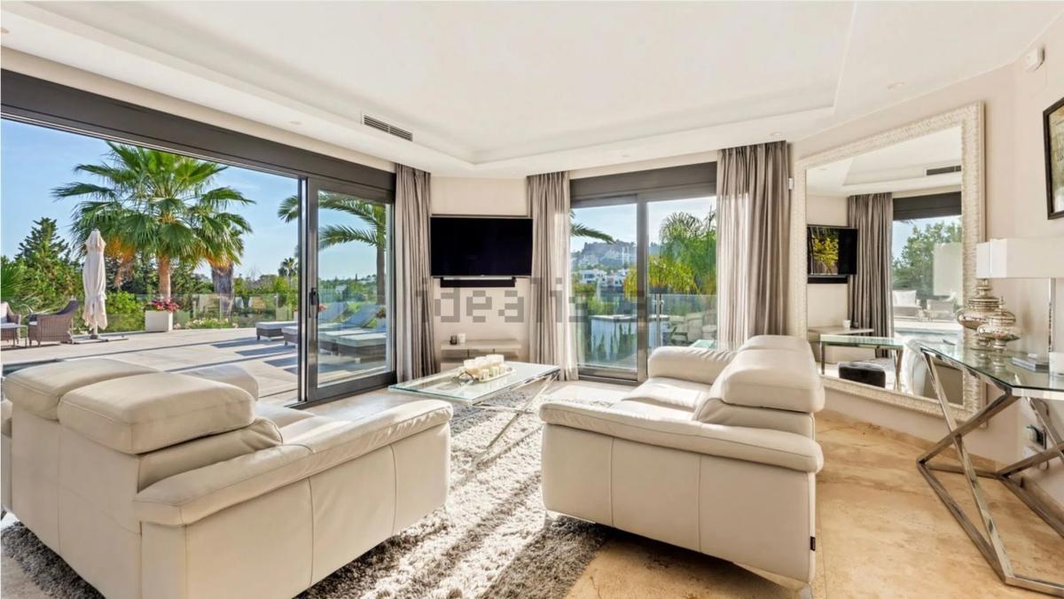 Venta de chalet independiente en Calle Auriga, 16, Marbella
photo 2