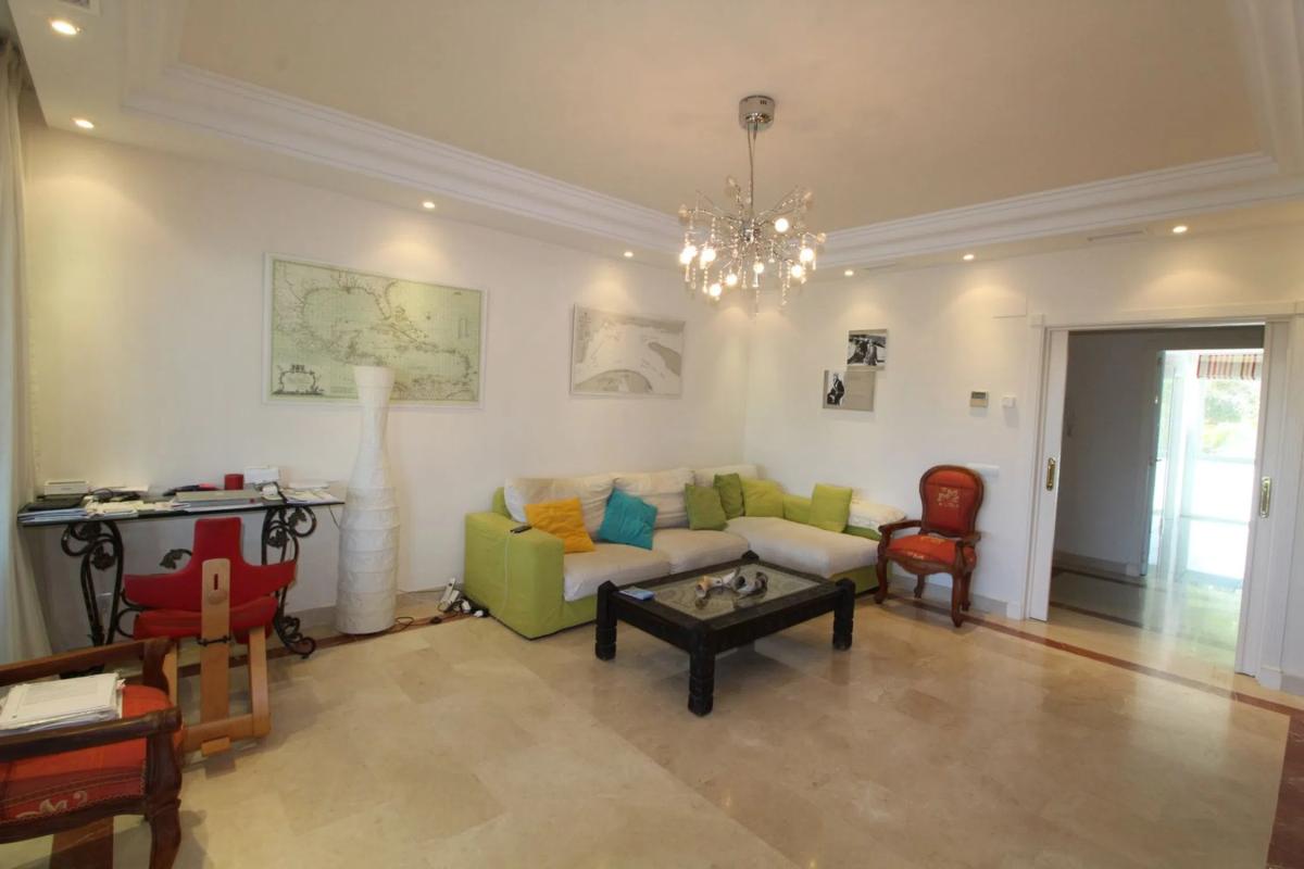 Venta de piso en Calle del Mediterráneo, Marbella
photo 4