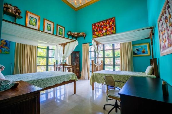 Chalet wolnostojący na sprzedaż w  Urbanizacion Vega del Jaque, Marbella photo 1
