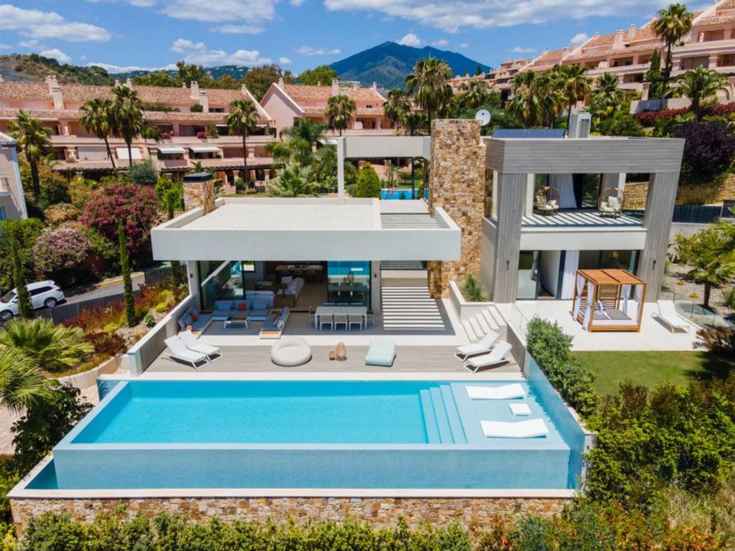 Sale of independent chalet in Calle Pléyades, 9, Marbella
photo 4
