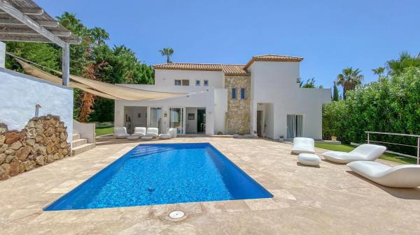 Chalet wolnostojący na sprzedaż w  Urbanizacion N Andalucia 8H, Marbella photo 2