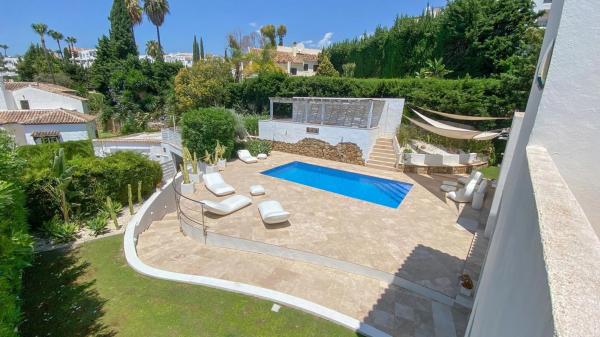 Chalet wolnostojący na sprzedaż w  Urbanizacion N Andalucia 8H, Marbella photo 4