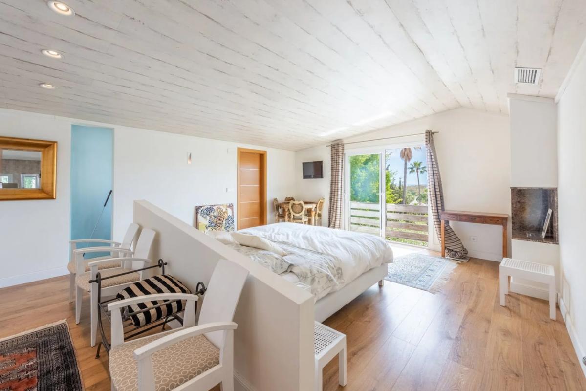 Продажа отдельного шале в  Barrio Los Naranjos, Марбелла photo 4