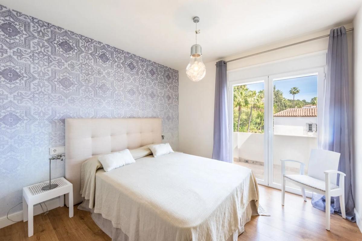 Продажа отдельного шале в  Barrio Los Naranjos, Марбелла photo 5