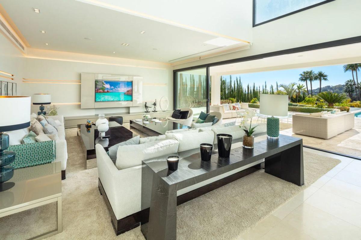Sale of independent chalet in Barrio Los Naranjos, Marbella
 photo 2