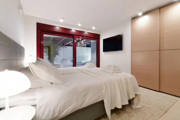 Chalet wolnostojący na sprzedaż w  Barrio Los Naranjos, Marbella photo 2