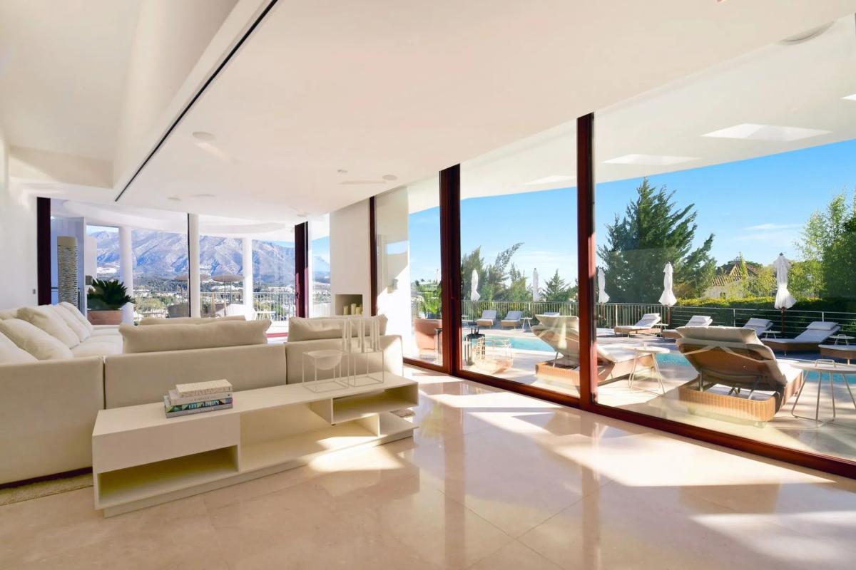 Sale of independent chalet in Barrio Los Naranjos, Marbella
 photo 3