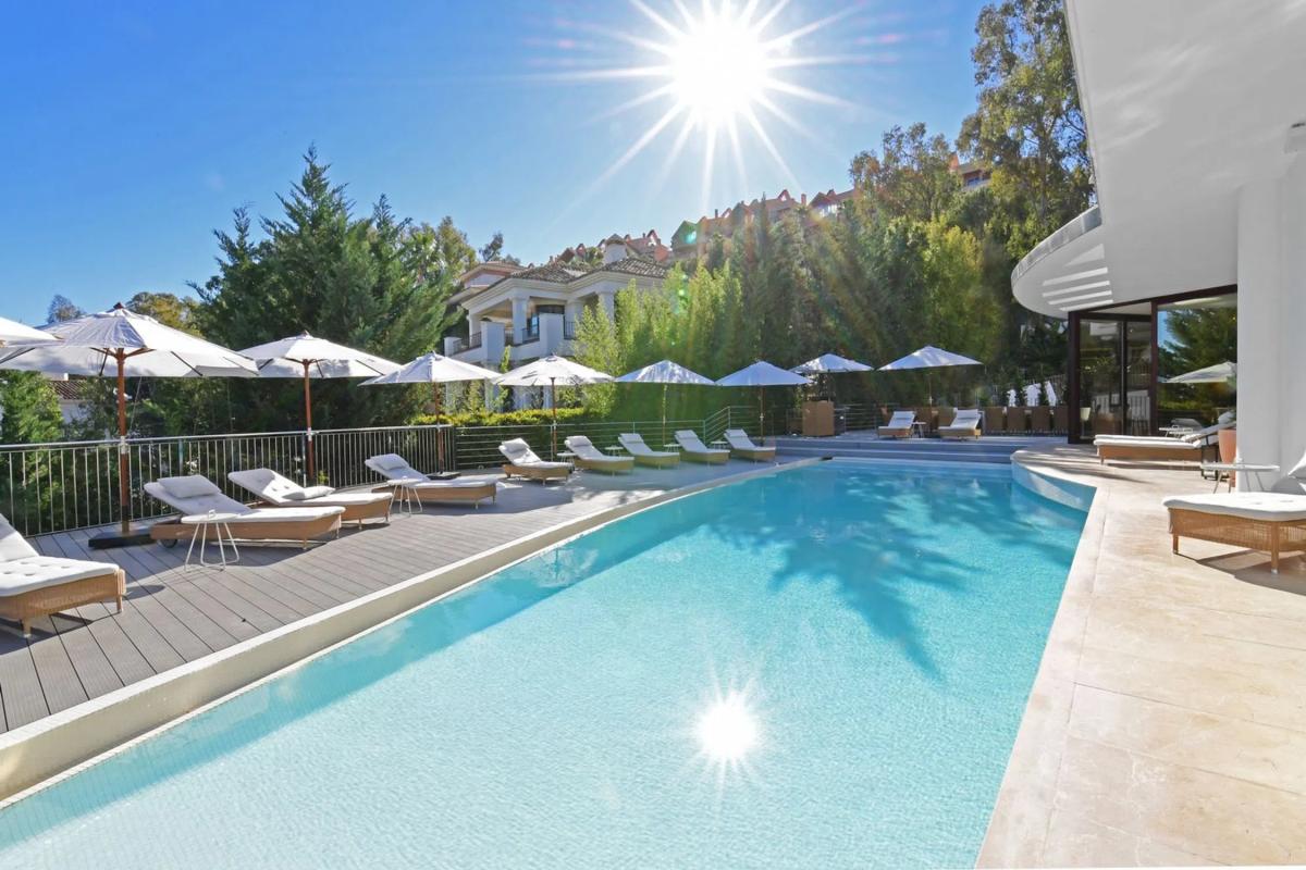 Sale of independent chalet in Barrio Los Naranjos, Marbella
 photo 5