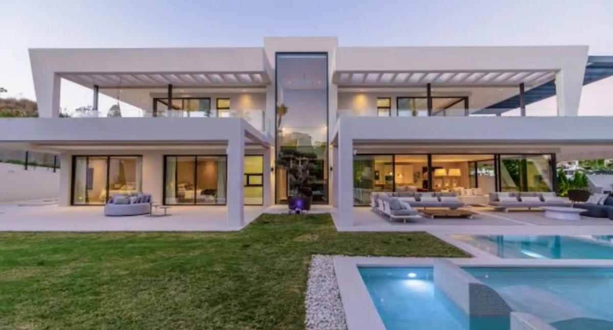 Sale of independent chalet in Barrio Los Naranjos, Marbella
photo 3