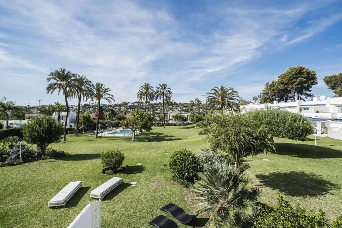 Sprzedaż szeregowego domku w Barrio Nueva Andalucía , Marbella photo 1