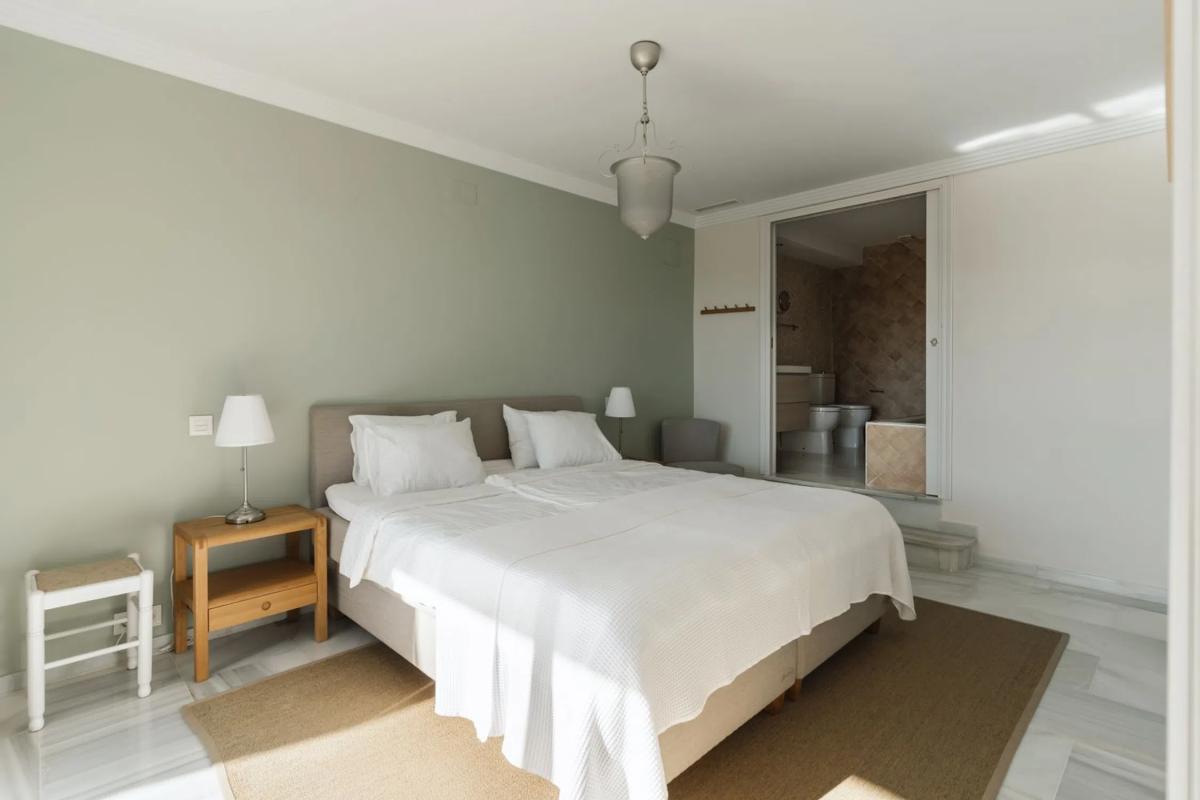 Sale of apartment in CL LOS GLADIOLOS-NVA ANDALUC, 1, Marbella
 photo 2