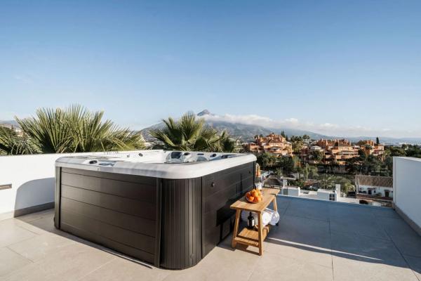 Chalet wolnostojący na sprzedaż w  Calle 18B Nva Andaluc, Marbella photo 4