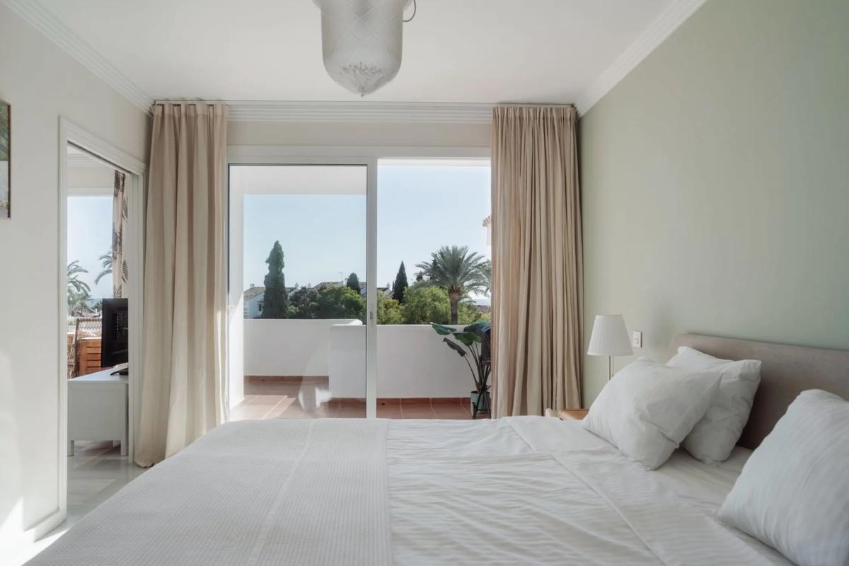 Sale of apartment in CL LOS GLADIOLOS-NVA ANDALUC, 1, Marbella
 photo 4