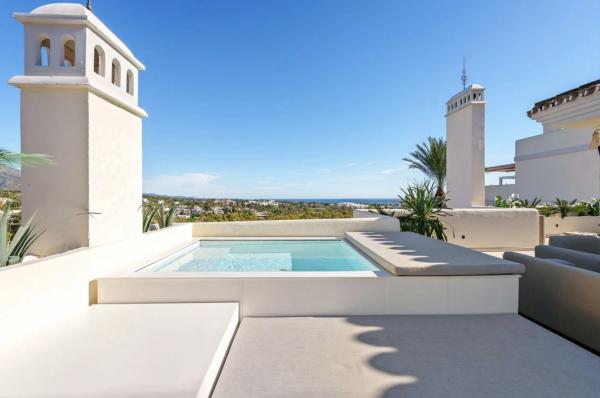 Duplex en venta en Barrio Nueva Andalucía, Marbella photo 2
