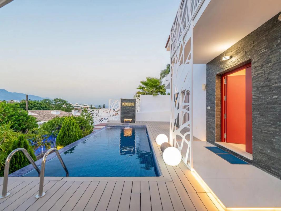 Sprzedaż niezależnego domku jednorodzinnego w Calle 18B Nva Andaluc, Marbella photo 3