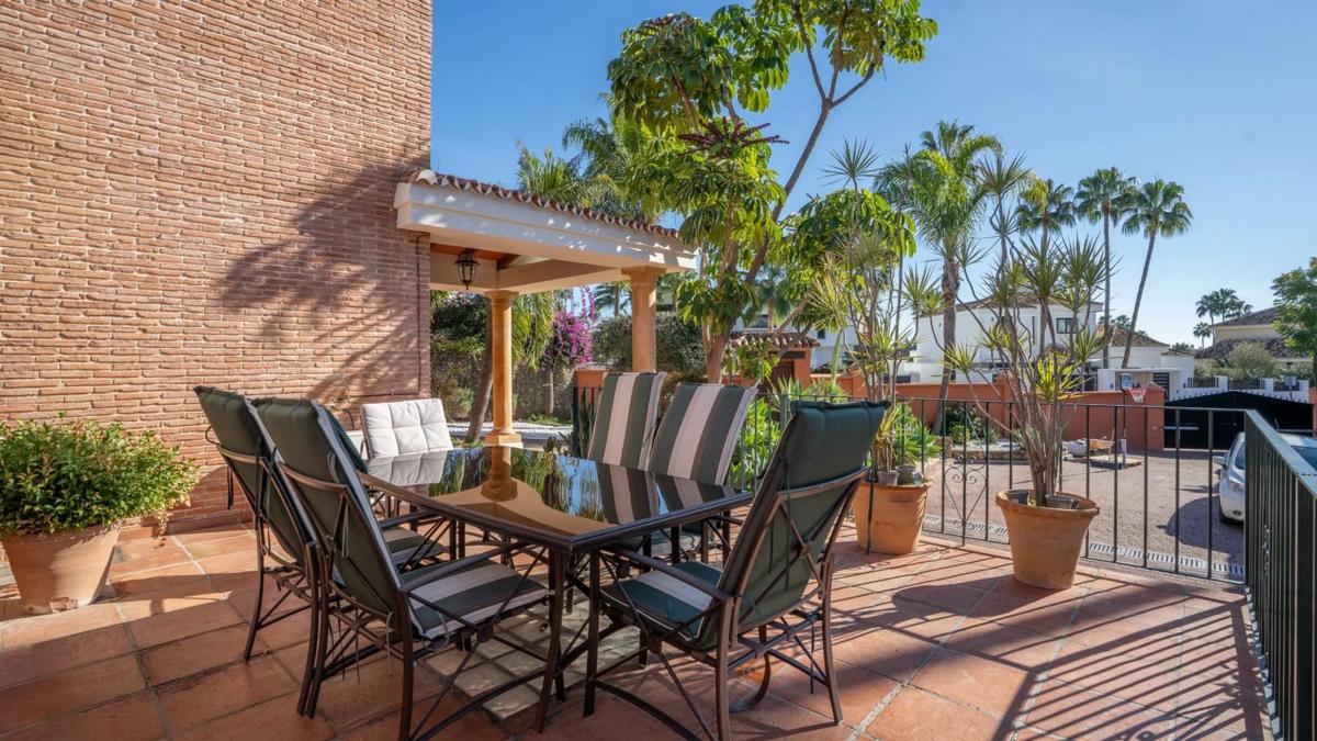 Venta de chalet independiente en Calle el Califa, Marbella
 photo 2
