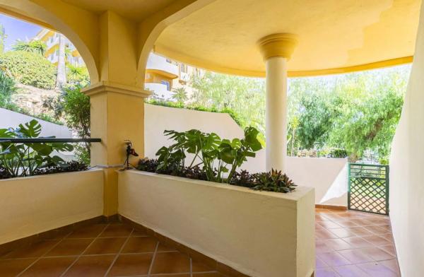 Duplex en venta en Calle 06B Nva Andaluc, 54, Marbella photo 1