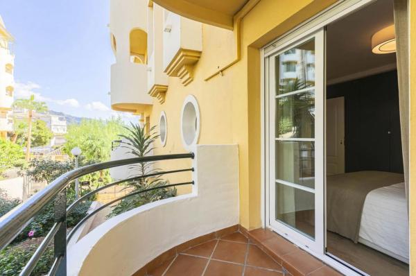 Duplex en venta en Calle 06B Nva Andaluc, 54, Marbella photo 2