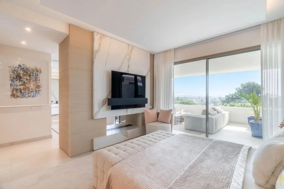 Sale of independent chalet in Barrio Nueva Andalucía, Marbella
photo 5