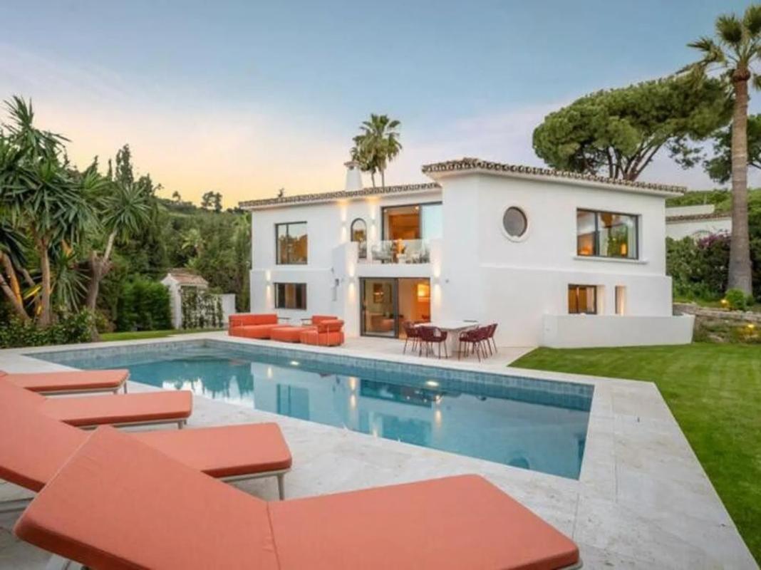 Sale of independent chalet in Barrio Nueva Andalucía, Marbella
 photo 2