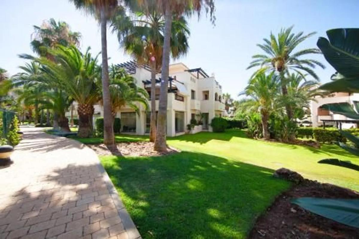 Venta de piso en Calle de las Adelfas, 5, Marbella
 photo 2