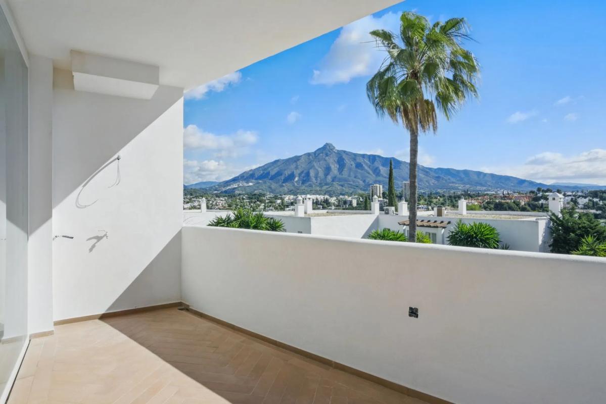 Venta de piso en Barrio Nueva Andalucía, Marbella
photo 1